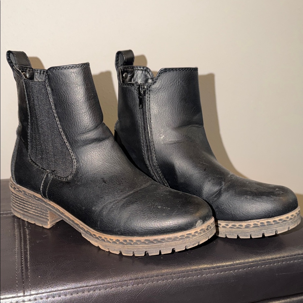 Maurices Black Chelsea-Style Ankle Boots with Side Zipper
